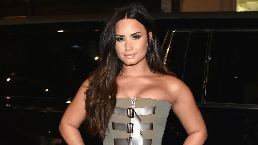 Demi Lovato Biography, Net Worth, Relationship