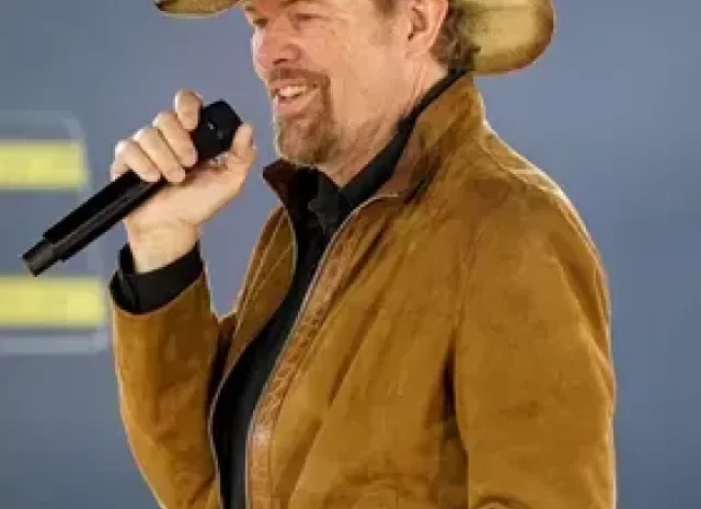 Even with stomach cancer, Toby Keith is not slowing down